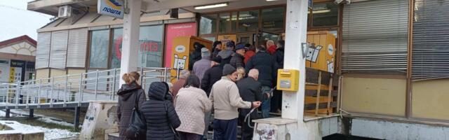 Bankomati Poštanske štedionice ne rade –  ogromne gužve na šalterima