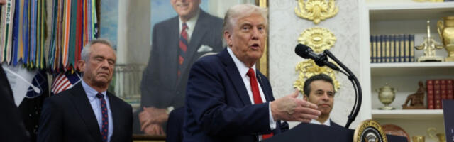 Трамп радикално мења политику вакцинације: Са 72 на 11 препоручених вакцина за децу