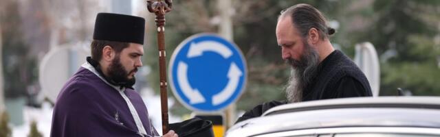 Glumac iz "Otvorenih vrata" služi opelo Ljubi Ninkoviću (FOTO)