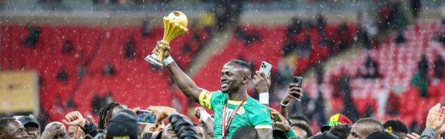 PRIČA O HEROJU VELIKOG SRCA! Njega ne zanimaju skupoceni automobili, dijamanti, avioni - on bogatstvo deli siromašnima u svojoj domovini!