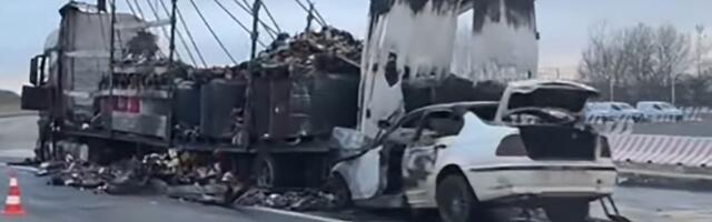 BMW se zakucao u kamion, vozila potpuno ugljenisana: Stravični prizori na putu nakon nesreće kod Hipodroma