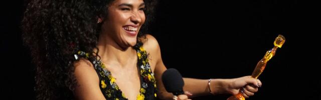 Olivija Din ispisala istoriju sa Grammy nagradom i BRIT trijumfom, debitantski singl i album na prvom mestu