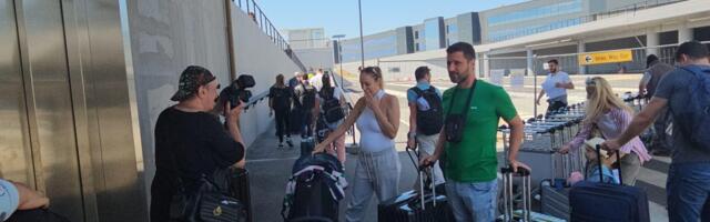 Luna i Marko IŠČEKUJU SUSRET SA ĆERKICAMA, nakon "ODMORA IZ KOŠMARA" konačno uhvatili let za Srbiju (VIDEO)