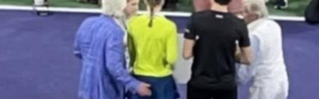 NEVIĐENA BRUKA! Organizator spopadao šampionku u Indijan Velsu pred kamerama – publika u šoku! (VIDEO)