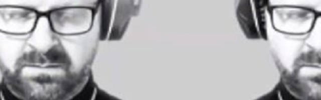 Sveštenik gejmer strimuje video igre i daje podršku zajednici tokom karantina