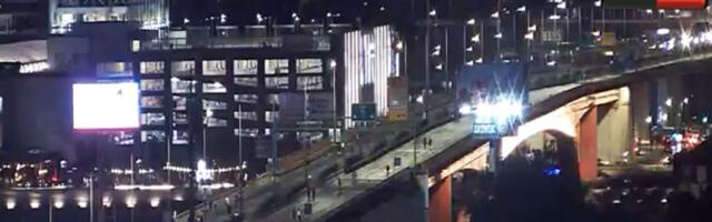 ŠAKA JADA OD BLOKADERA MELTERETIRA CELU SRBIJU: Zaustavili saobraćaj na Gazeli i magistrali