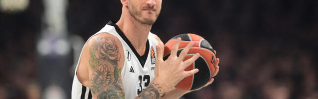 PREDIVNA VEST Košarkaš kom je nedavno dijagnostifikovana leukemija se javio nakon presađene koštane srži (FOTO)