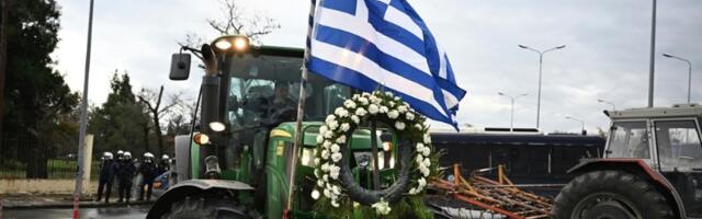 PROTEST U GRČKOJ Poljoprivrednici blokirali granice, aerodrom i puteve (FOTO)