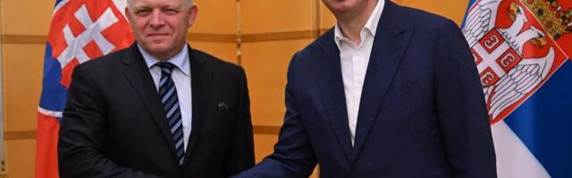 "RAZBIJEN AVION I RAZJEDINJEN SAMIT O PROŠIRENJU EU!" Slovački premijer Fico pružio podršku predsedniku Vučiću: Ne tolerišu što je Srbija suverena i ponosna!
