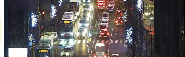 TOTALNI KOLAPS U BEOGRADU! Praznik i popodnevni špic paralisali grad – Gazela, Autokomanda i mostovi zakrčeni  - evo koje pravce izbegavati! (FOTO)