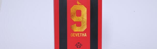 "DEVETKA" - PRIČA O MENTALNOM ZDRAVLJU, ZAVISNOSTI I TRAUMAMA U SVETU FUDBALA! Promocija knjige Jovana Simića na tribinama stadiona "Radomir Antić" u Užicu