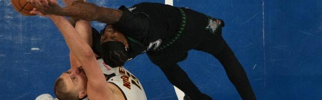 (VIDEO) Umalo haos na meču Denvera: Jokić krenuo da se obračuna sa Mekdenijelsom, sudija i košarkaš Minesote sprečili sukob