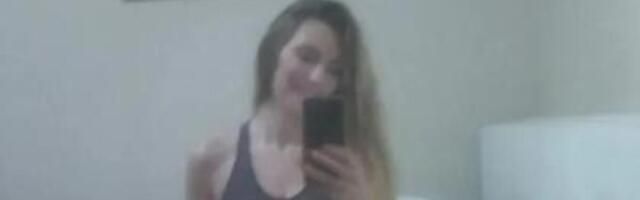 JAO MAJKO! Bivša Modelsica (44) se RAŠIRILA po krevetu, pa krenula da MENJA POZE! Ako vas sad NE STREFI INFARKT...