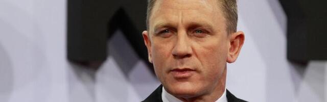 Džejms Bond u nikad viđenom izdanju - ima dugu kosu i neobičnu garderobu (FOTO)