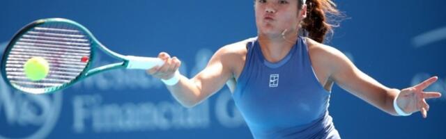 Devojko, šta s tobom? Britanka bi da ućutka bebu, sudija u šoku (VIDEO)