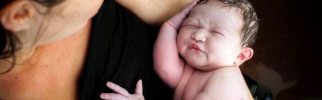 Ovo je slika heroja: Momci pred zoru utrčali u kuću, pomogli ženi da se porodi (FOTO)