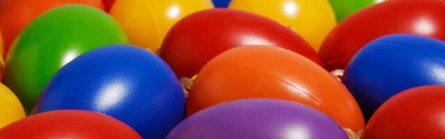 Rešenje je u jednoj namirnici: Evo zato vam jaja ispadnu nejednako ofarbana i šta treba da radite!