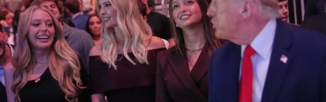Ćerke i unuka Donalda Trampa sa ocem i dedom ukrale šou, gledale "makljanje" i prvi poraz Rusa