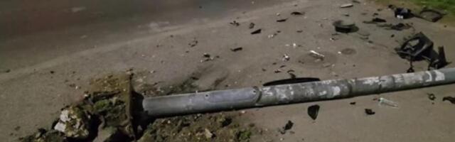 TAKSISTA U NOVOM SADU OBORIO SEMAFOR, PA POBEGAO: Policija traga za vozačem! (VIDEO)