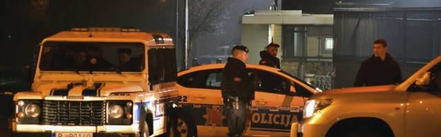 SRBIN S POTERNICE UHAPŠEN U CRNOJ GORI: Policija našla arsenal oružja, ekspresno deportovan u Srbiju!