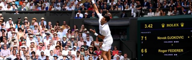 Finale Vimbldona pred punim tribinama