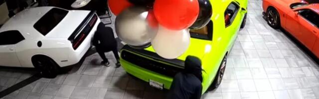 Šest moćnih SRT Hellcat automobila nestalo iz salona za četrdeset sekundi