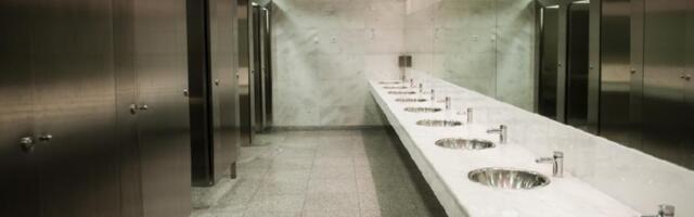 Zašto vrata javnih toaleta nikad nisu do poda?