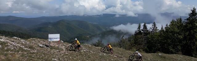 Biciklisti voze kroz netaknutu prirodu Tare (VIDEO)