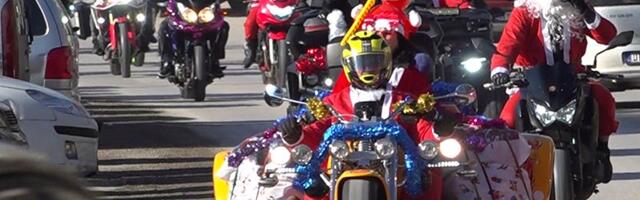 Deda Mrazovi – bajkeri u poseti Dečijem odeljenju užičke bolnice: „Za Novu godinu želim da brzo ozdravim“ (VIDEO)