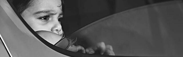 Britanija planira zabranu elektronskih cigareta u automobilima kojima se prevoze deca