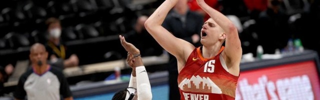 Ne vrede ni nesportski faulovi i čarke: Jokić je imun na sve - Srbin zasenio Lilardovo rekordno veče, Denver izjednačio i najavio paklenu seriju (VIDEO)