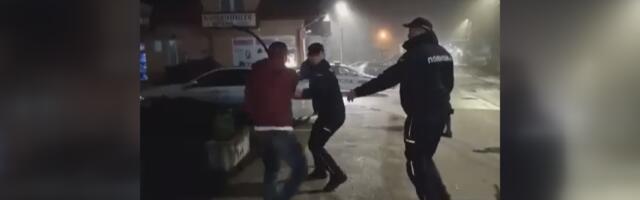 Mladići odbili da postupe po nalogu policije pa izvukli deblji kraj, advokat kaže da se radi o prekomernoj upotrebi sile