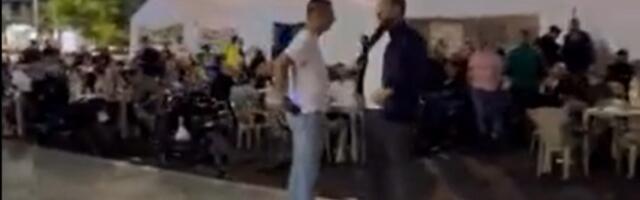 Režim grčevito SPASAVA ĆACILEND: Preživeli beli šatori ispred Skupštine, dovedeni "statisti" (FOTO/VIDEO)