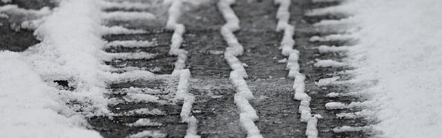 AMSS upozorava na pogoršane uslove: Kiša, mokri putevi i sneg u planinama