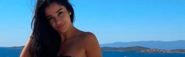 Haljina bez brushaltera i zavodljiv pogled: Bivša verenica pevača blista u noćnom provodu, gola leđa sevaju