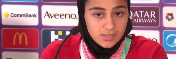 POTRESNA SCENA NA KONFERENCIJI ZA MEDIJE: Fudbalerka Irana jedva zadržala suze kada je novinar pomenuo 165 ubijenih devojčica u napadu na osnovnu školu!