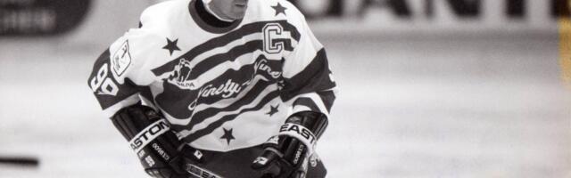 Ovo je dres Vejna Greckog, prodat za rekordnih 2,8 miliona dolara