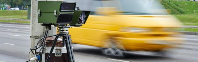 Opel Astra "jurila" 696 km/h kroz naselje?! Policija priznala grešku, ali je vozač ipak kažnjen