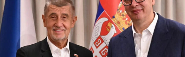 Председник Вучић данас са Бабишем, присуствују и пленарном састанку делегација