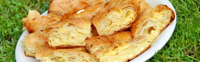 Tradicionalna i šumadijska gibanica se ne spremaju na isti način, ali su podjednako dobre - probajte obe!