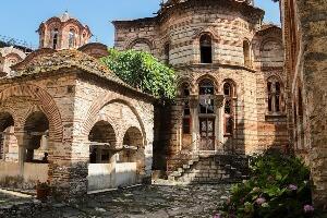 Божја кућа, али и дом науке – монаси Хиландара преносили вековно медицинско знање