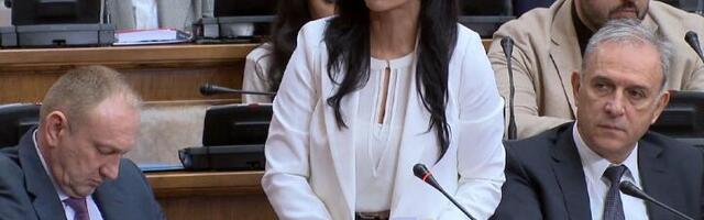 Tepić: U 11.52 zaustavićemo Novi Sad na 14 minuta