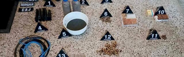Zaplenjen ARSENAL ORUŽJA: Kuća Novosađanina u selu kod Kragujevca kao tempirana bomba (FOTO)