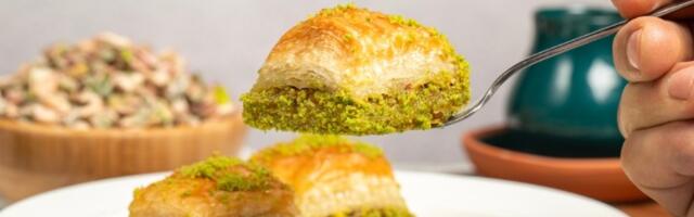 Najlakša i najbrža baklava na svetu! Svi će biti oduševljeni (VIDEO)
