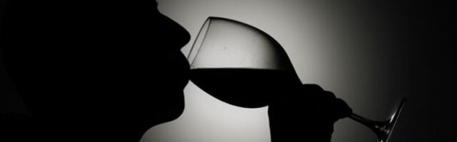 Заплењено више од 100.000 литара фалсификованог алкохола у Русији