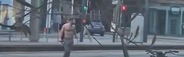 Krvavi pir u Edinburgu: Muškarac naoružan sečivom napadao vernike po ulici, vikao da "štiti zemlju"