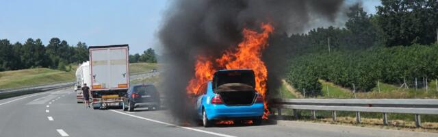 Požar u taksiju na auto-putu Miloš Veliki kod Uba