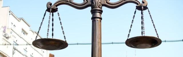Farsa za koju ne znamo koliko košta: Stručna javnost o skulpturi kantara koja je postavljena na Terazijama