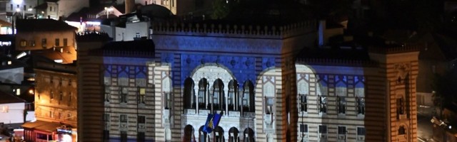 Poznati objekti u Sarajevu “zasijali” u čast stote godišnjice Željezničara