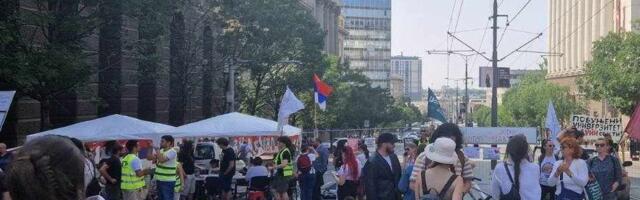 Peti dan protesta univerzitetskih radnika u Beogradu: Blokada dok se zahtevi ne ispune